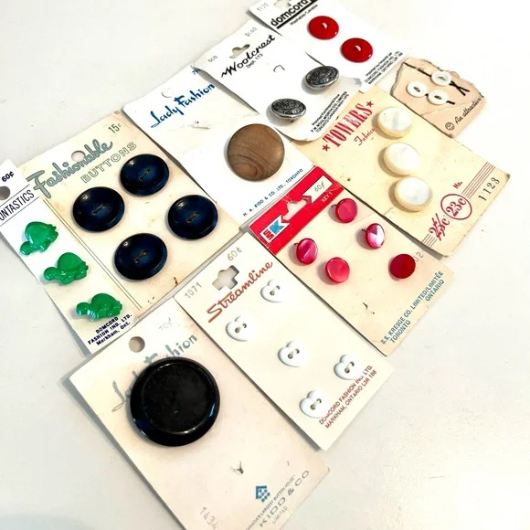 Vintage Various Button Collection - Picture 2 of 12